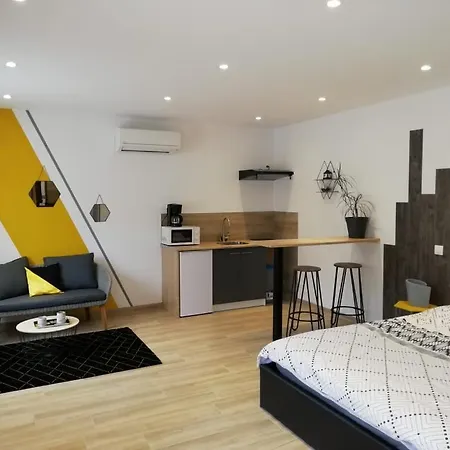 ゲストハウス Dolce Peyruis