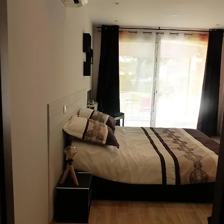 Dolce ゲストハウス 3*