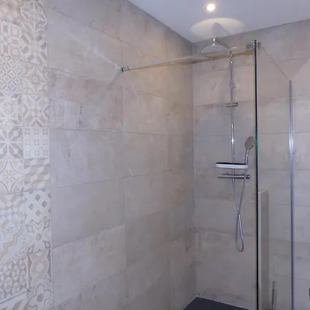 ゲストハウス Dolce Peyruis